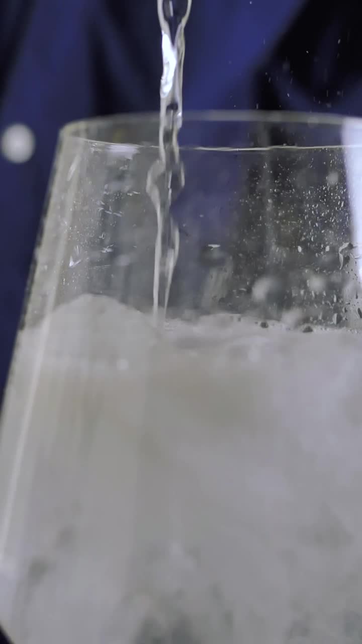 Free Stock Video Serving Tonic In A Glass Live Wallpaper