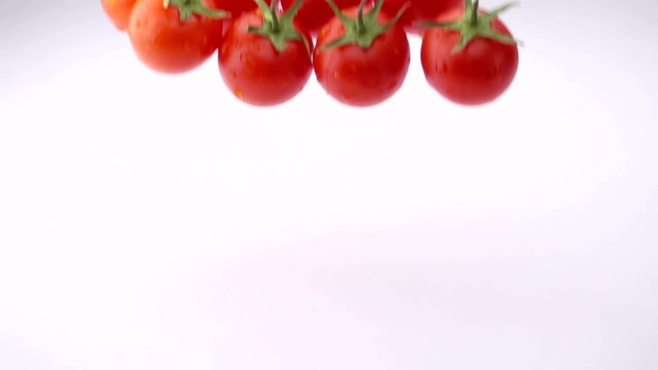 Free Stock Video Several Ripe Tomatoes Falling On The Table Live Wallpaper