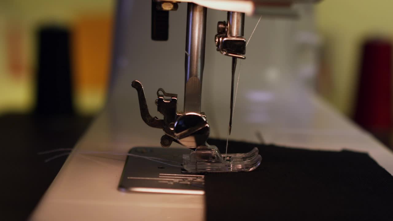 Free Stock Video Sewing Machine In Use Live Wallpaper