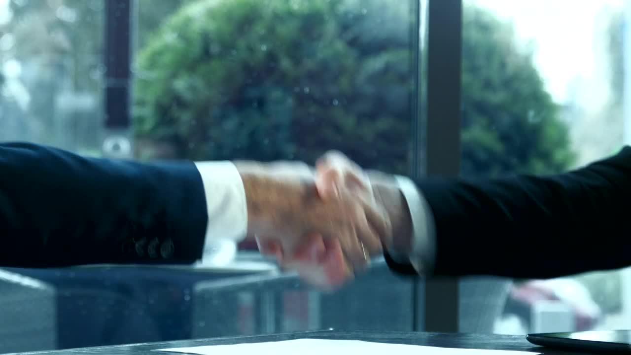 Free Stock Video Shaking Hands And Signing Contract Live Wallpaper