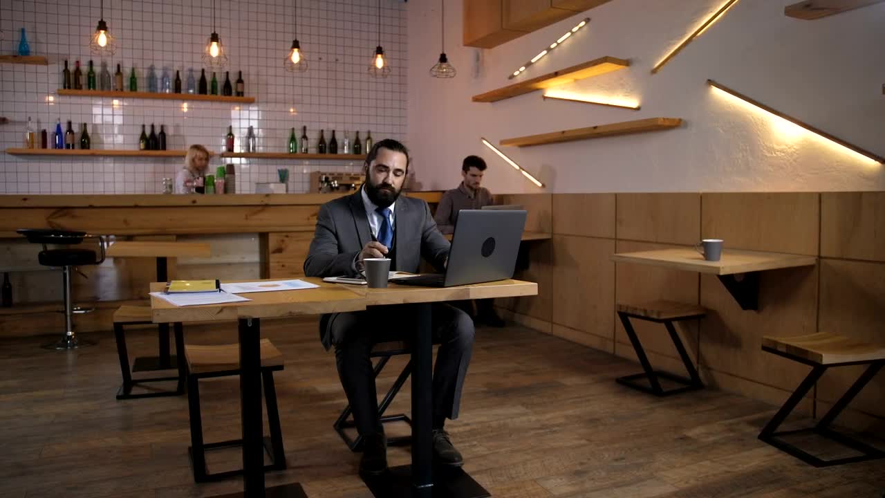 Free Stock Video Shaking Hands In A Cafe Live Wallpaper
