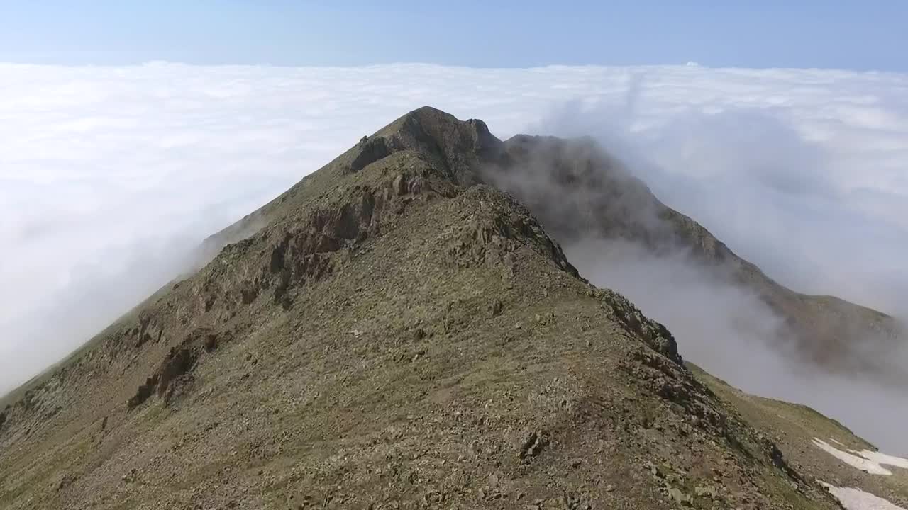 Free Stock Video Sharp Mountain Range Over The Clouds Live Wallpaper