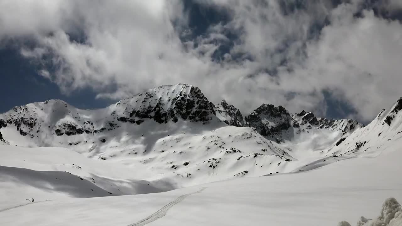 Free Stock Video Sharp Mountain With Snow Live Wallpaper