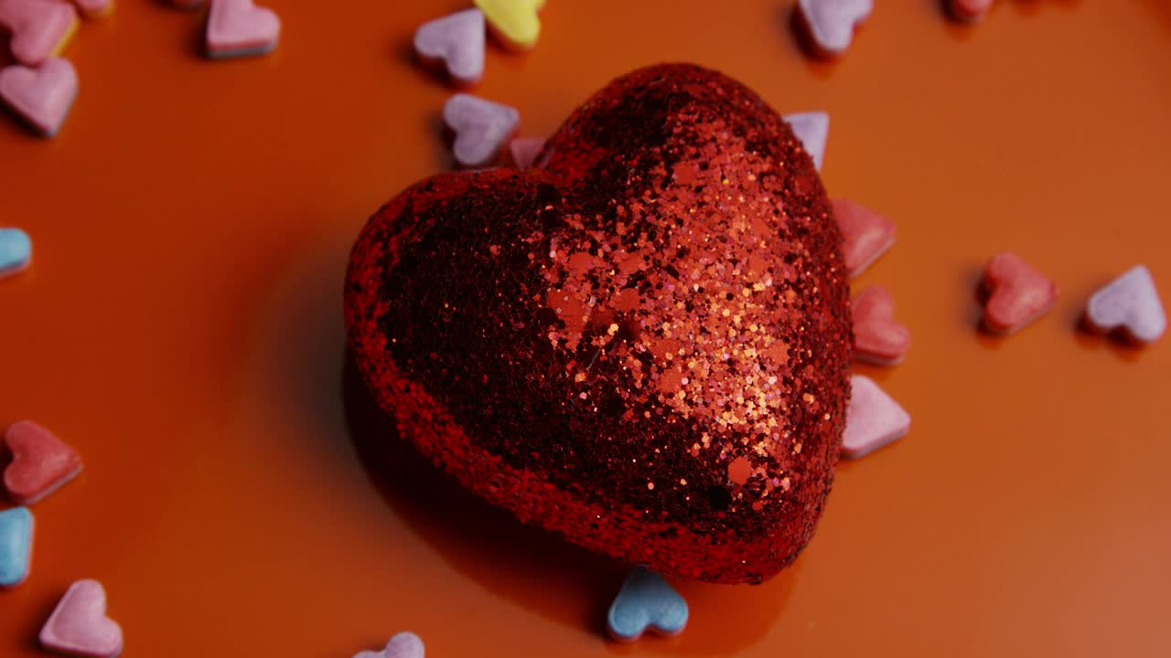 Free Stock Video Shiny Heart Shape Rotating Live Wallpaper