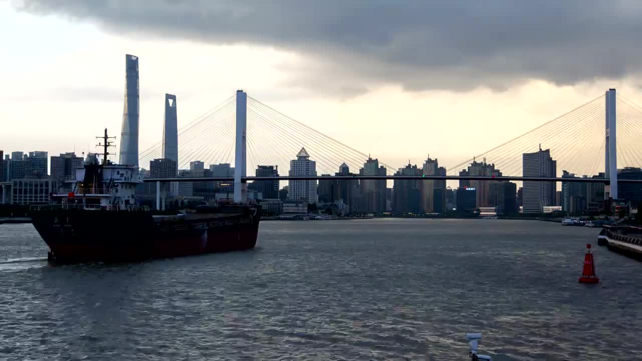Free Stock Video Ships Sailing On A Lake Surrounded By A Huge City Live Wallpaper