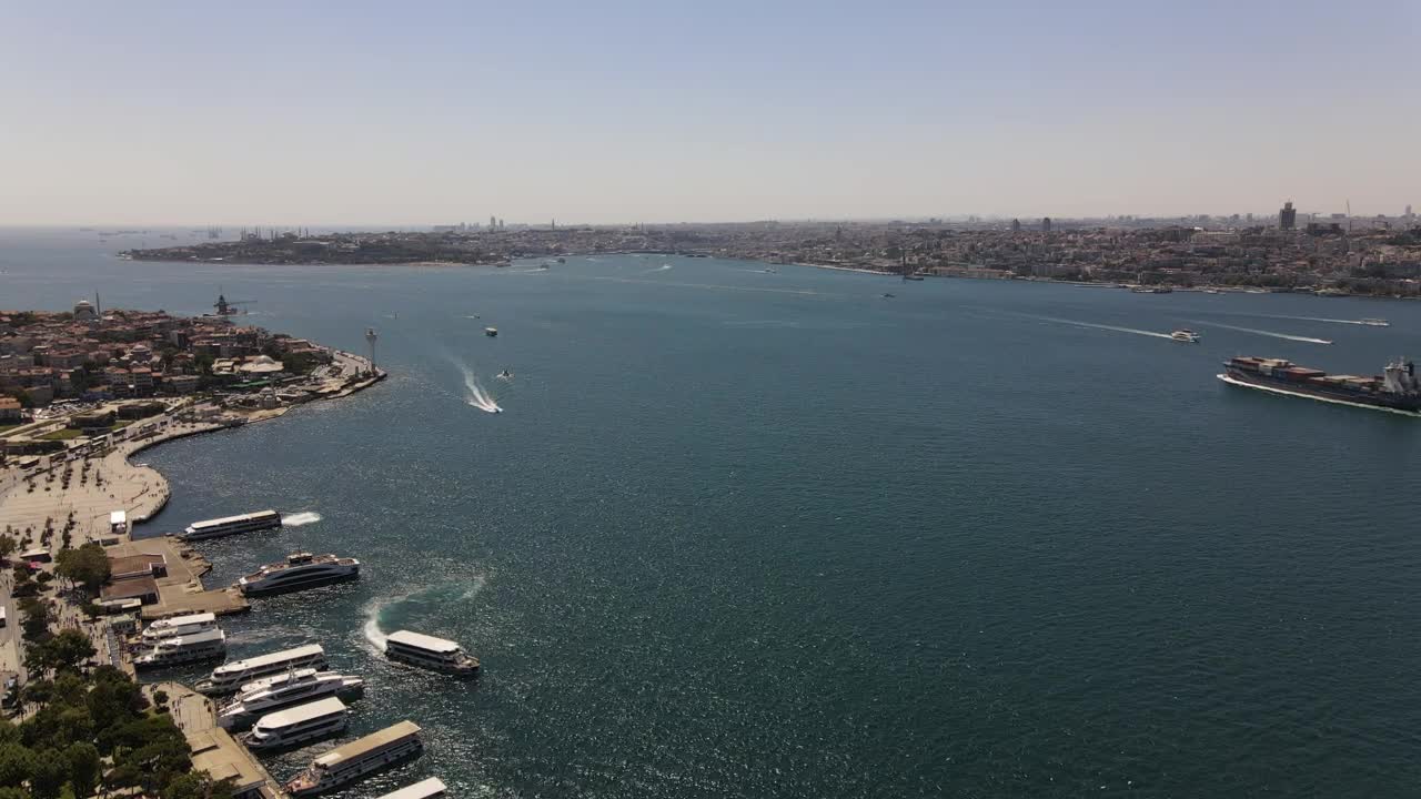 Free Stock Video Ships In The Coast Of Istanbul Live Wallpaper