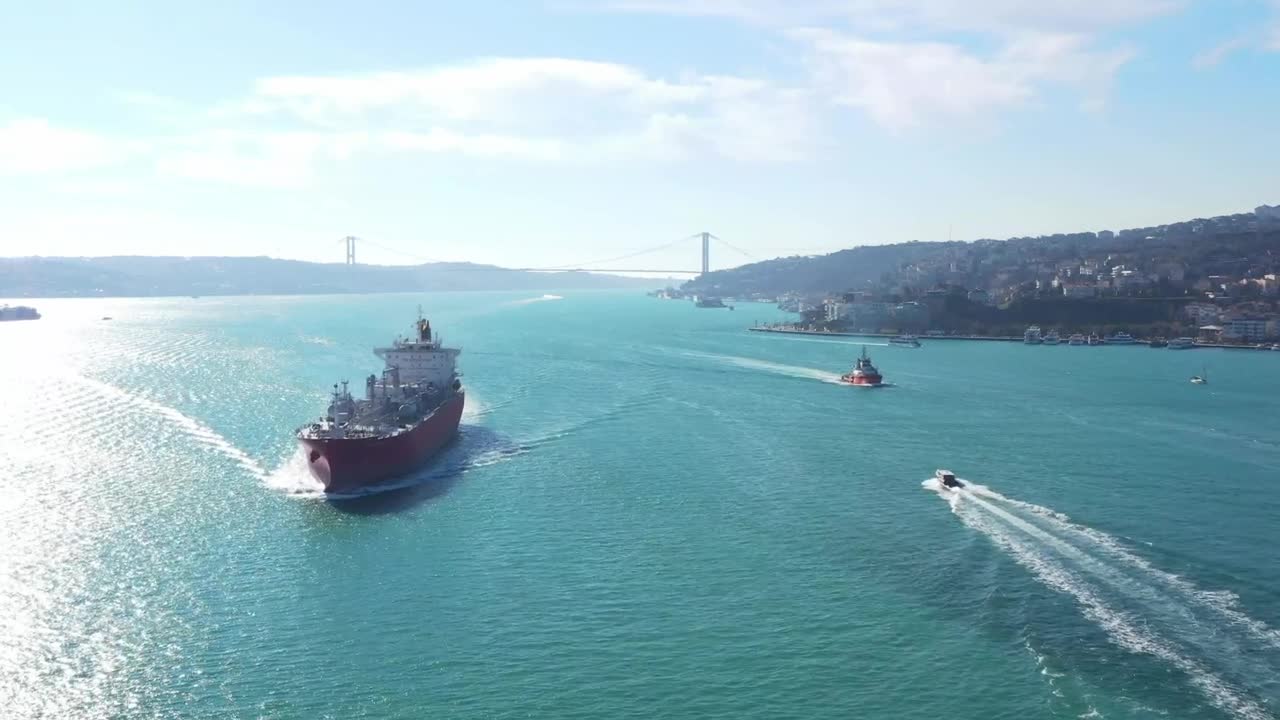 Free Stock Video Ships Sailing Towards The Camera Live Wallpaper