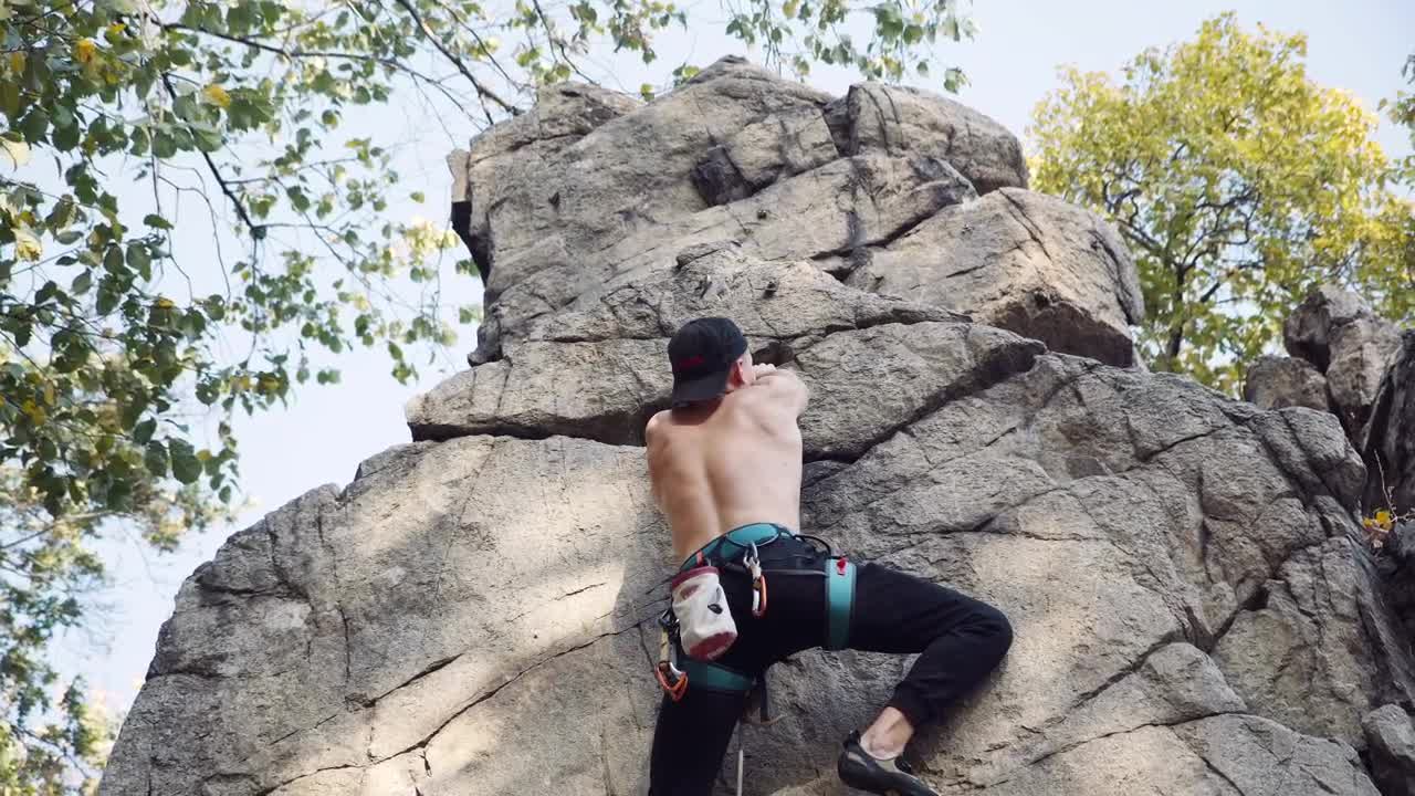 Free Stock Video Shirtless Man Climbing A Rock Live Wallpaper