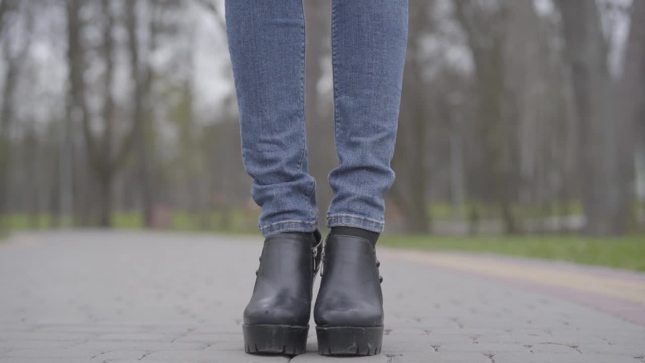 Free Stock Video Shot Of Legs In Jeans Reveals Woman In Face Mask Live Wallpaper