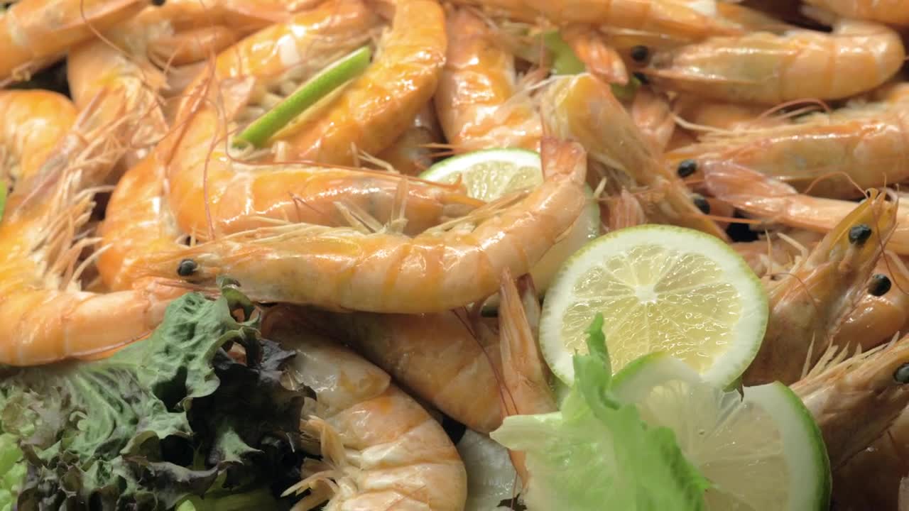 Free Stock Video Shrimps With Lemon And Vegetables Live Wallpaper