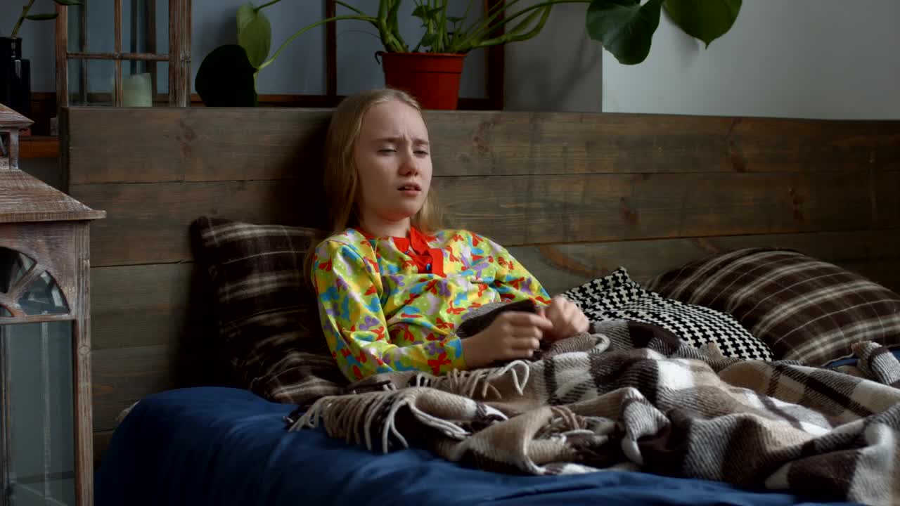 Free Stock Video Sick Blonde Little Girl Coughing Live Wallpaper