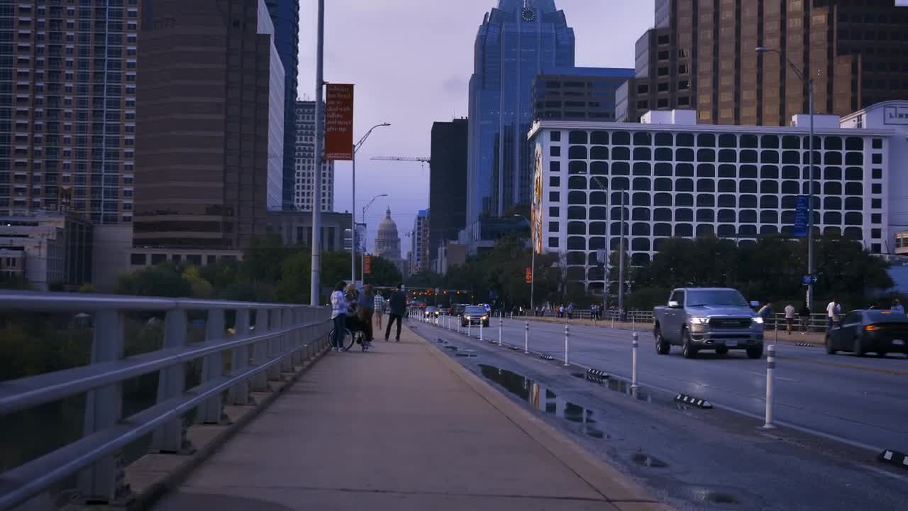 Free Stock Video Sidewalk Of A Big City In A Rotating Shot Live Wallpaper