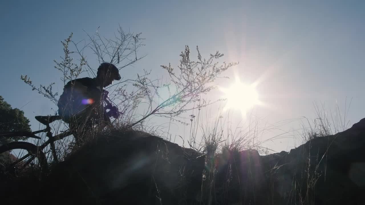 Free Stock Video Silhouette Of A Cyclist In Front Of The Sun In Live Wallpaper