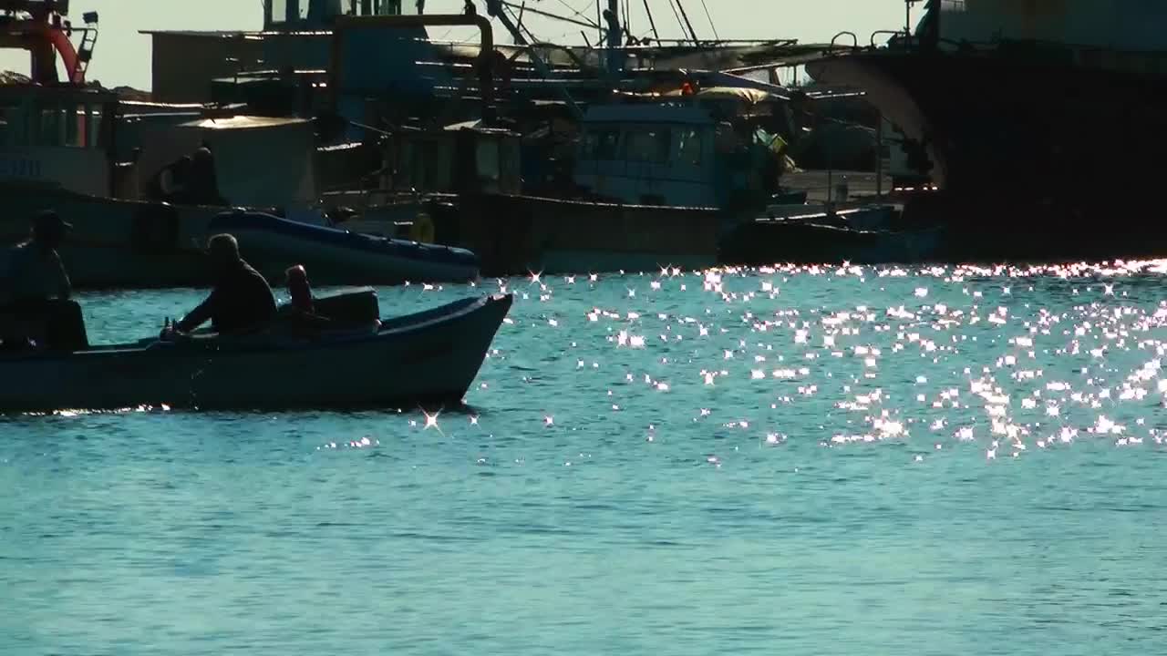 Free Stock Video Silhouette Of A Small Rowing Boat Near The Dock Live Wallpaper