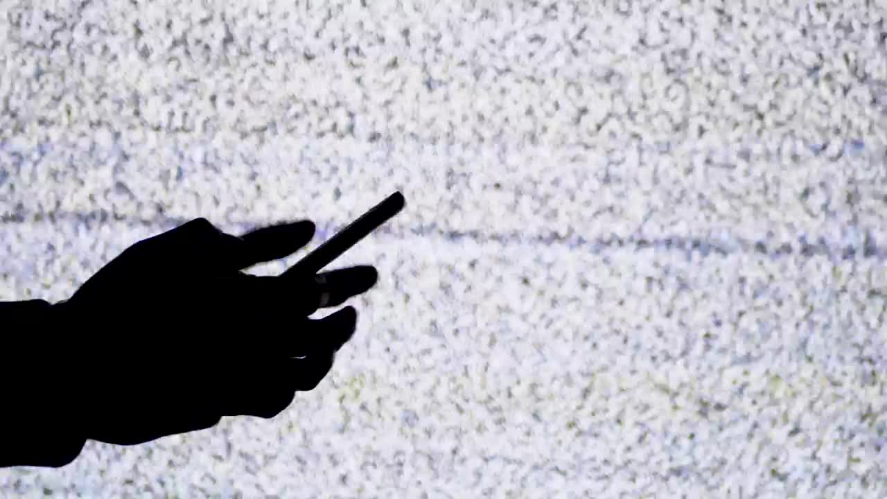 Free Stock Video Silhouette Of Hands Texting Live Wallpaper