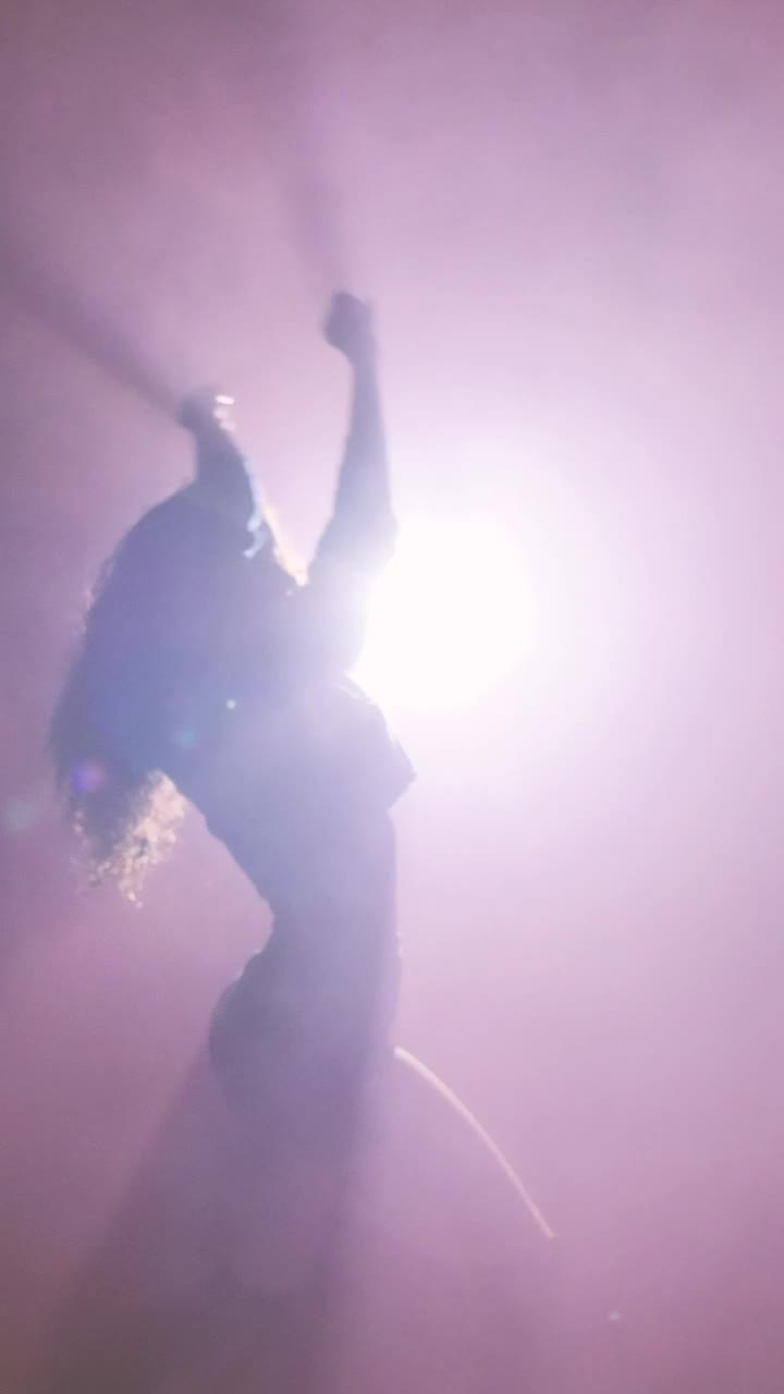 Free Stock Video Silhouette Of Urban Dancer In Smoke Live Wallpaper