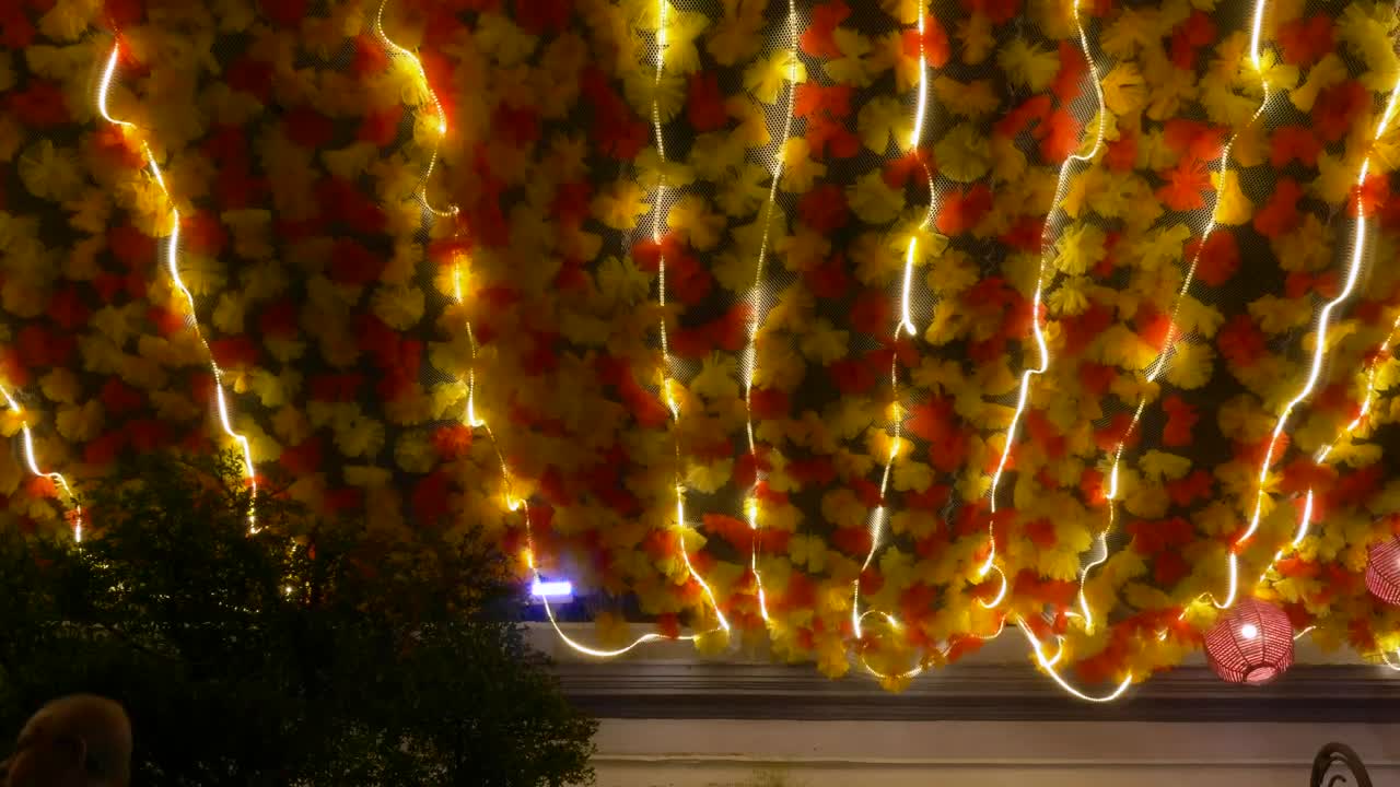 Free Stock Video Silhouettes Of Pedestrians During The Night Live Wallpaper