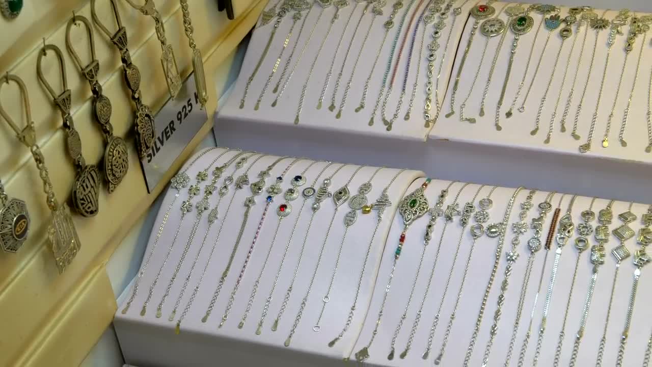 Free Stock Video Silver Jewelry Merchandise On Display Live Wallpaper
