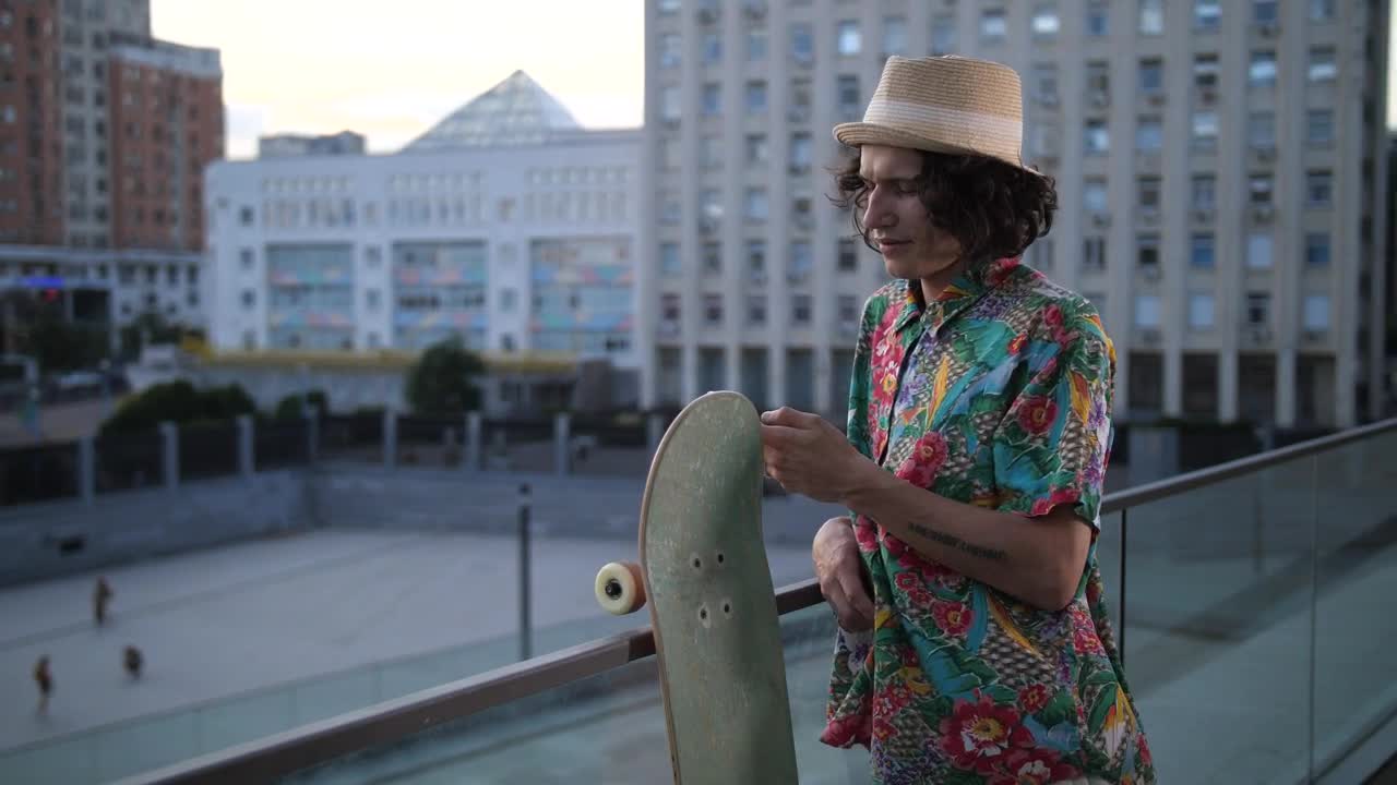 Free Video Stock Skater With His Board Live Wallpaper