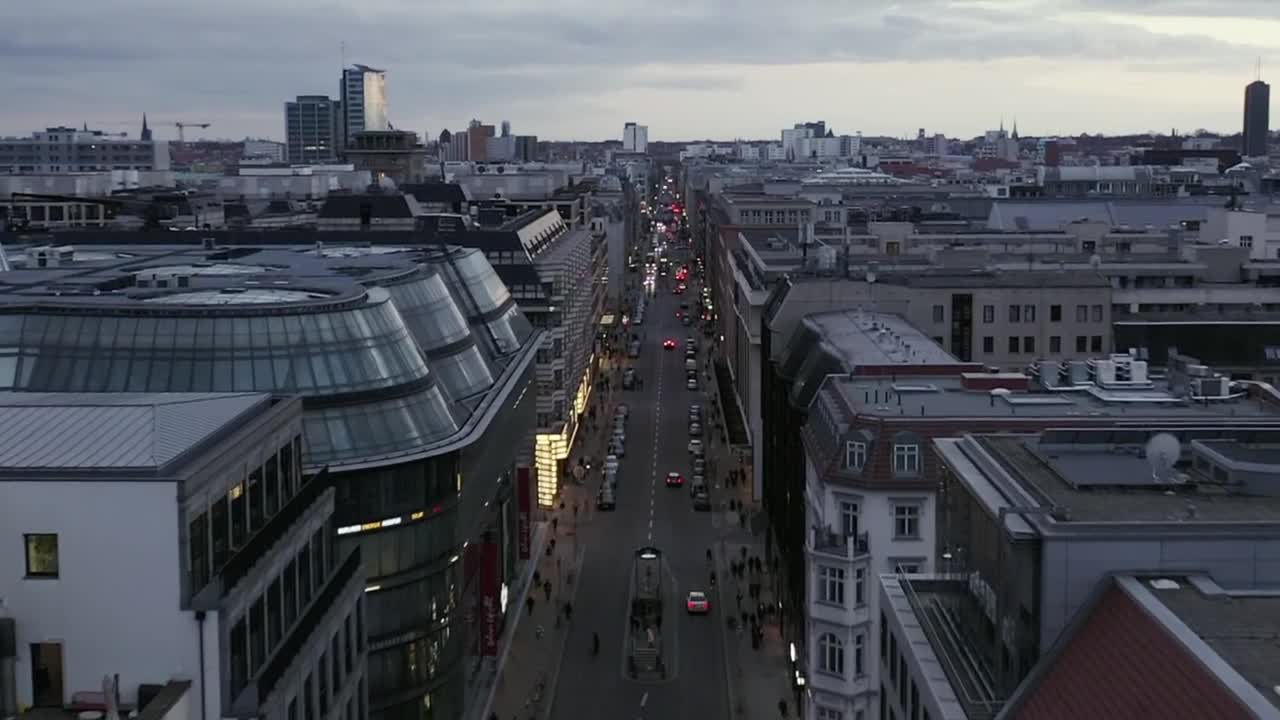 Free Video Stock Skyline View Of The City Of Berlin On An Avenue Live Wallpaper