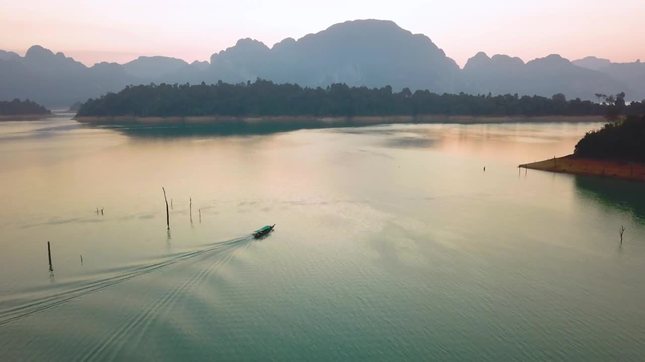 Free Video Stock Small Boat In A Great Heavenly Place Live Wallpaper