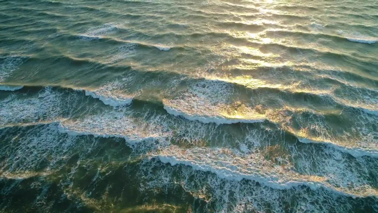 Free Video Stock Small Frequent Waves Reaching The Beach High View Live Wallpaper