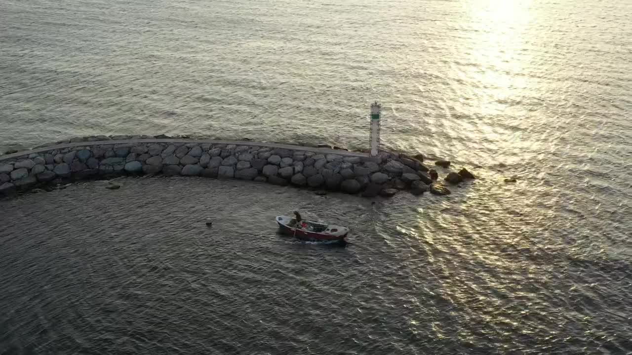 Free Video Stock Small Lighthouse On The Rocks Live Wallpaper