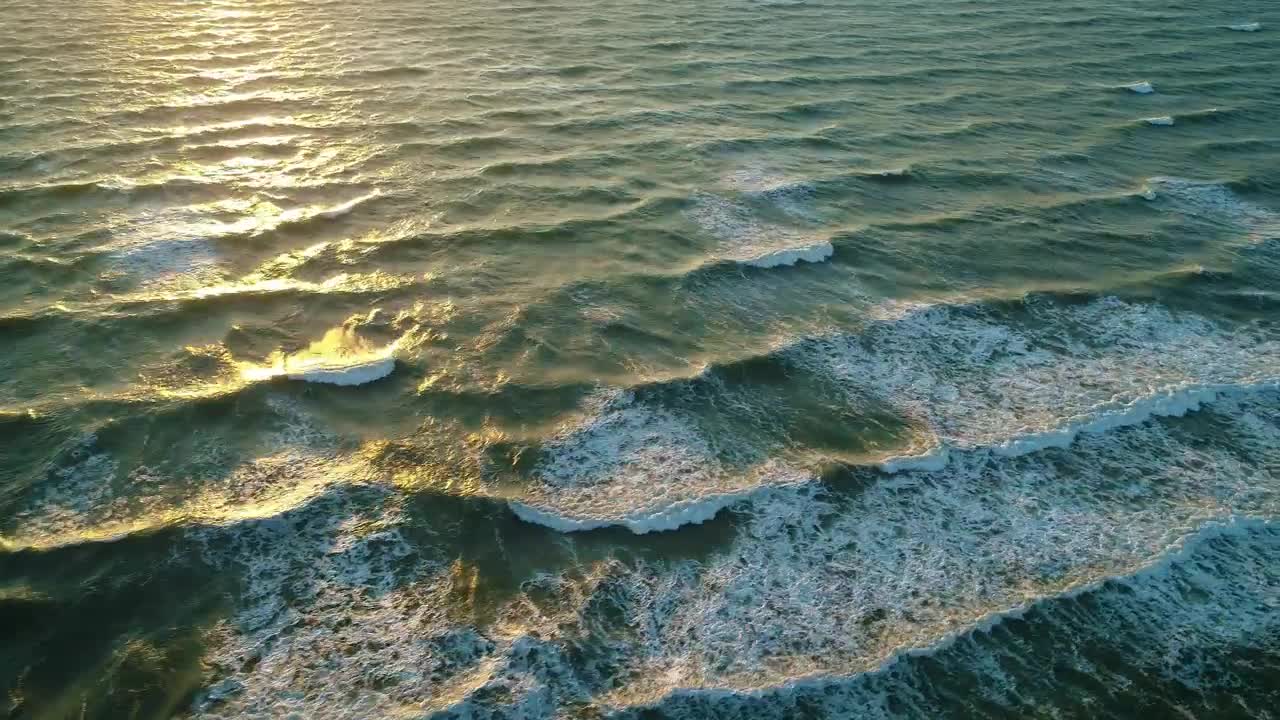 Free Video Stock Small Waves Reaching The Beach Live Wallpaper