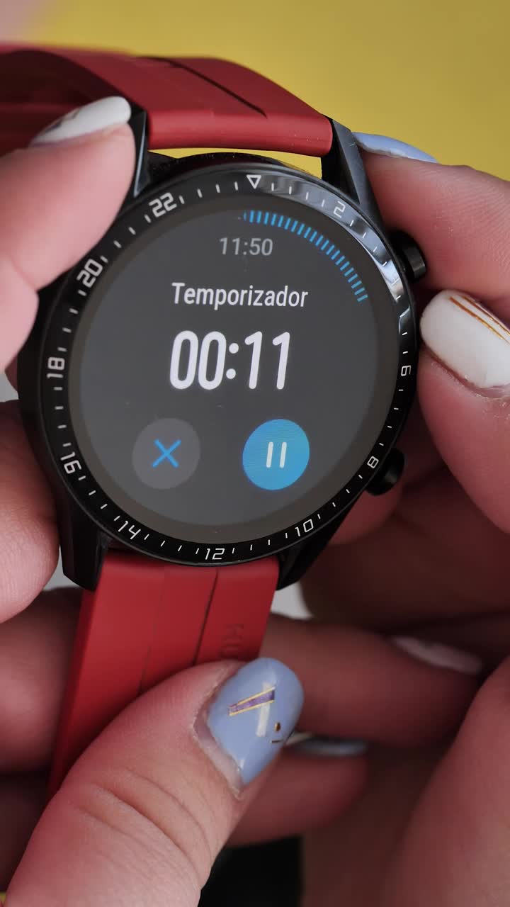 Free Video Stock Smart Watch With Timer Held By A Woman Live Wallpaper