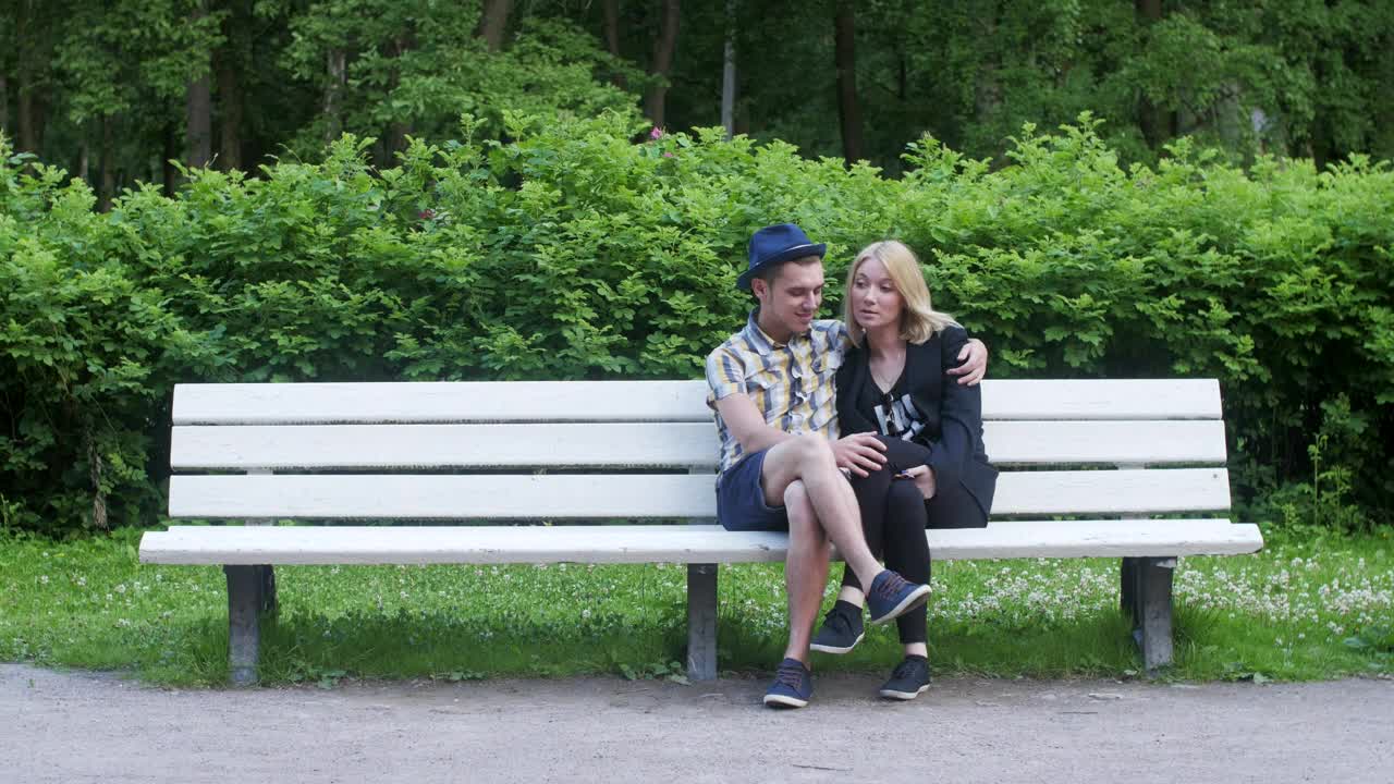 Free Video Stock Smoking Man Invading Peoples Space Live Wallpaper