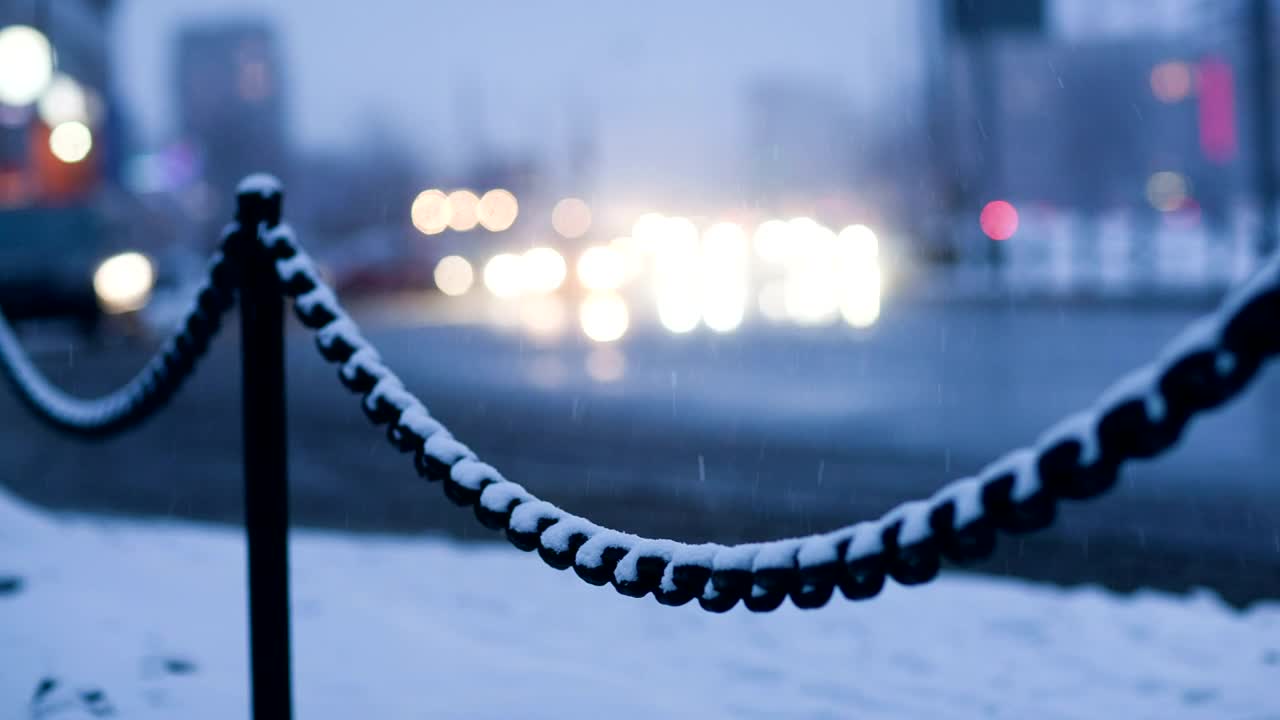 Free Video Stock Snow Falling As Cars Drive By Live Wallpaper