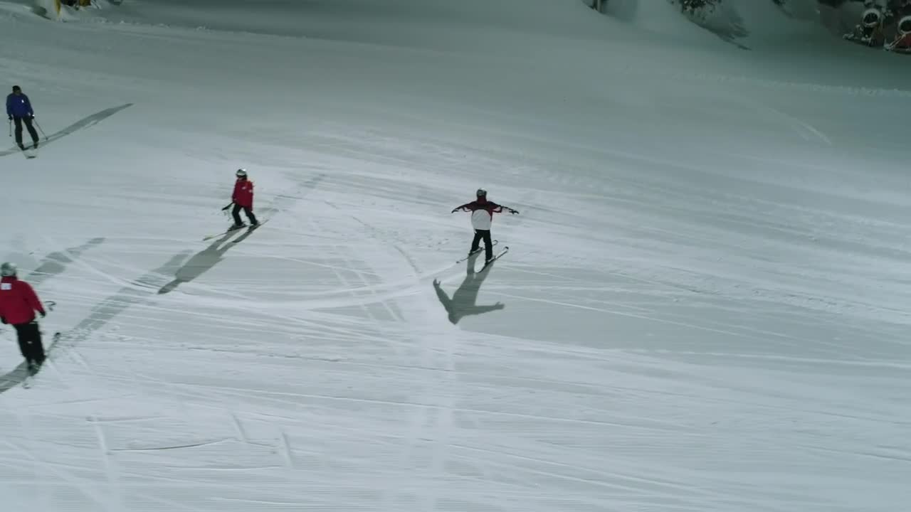 Free Video Stock Snowboarding At Night Live Wallpaper