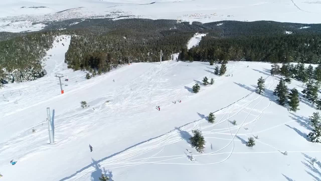 Free Video Stock Snowboarding In The Day Live Wallpaper