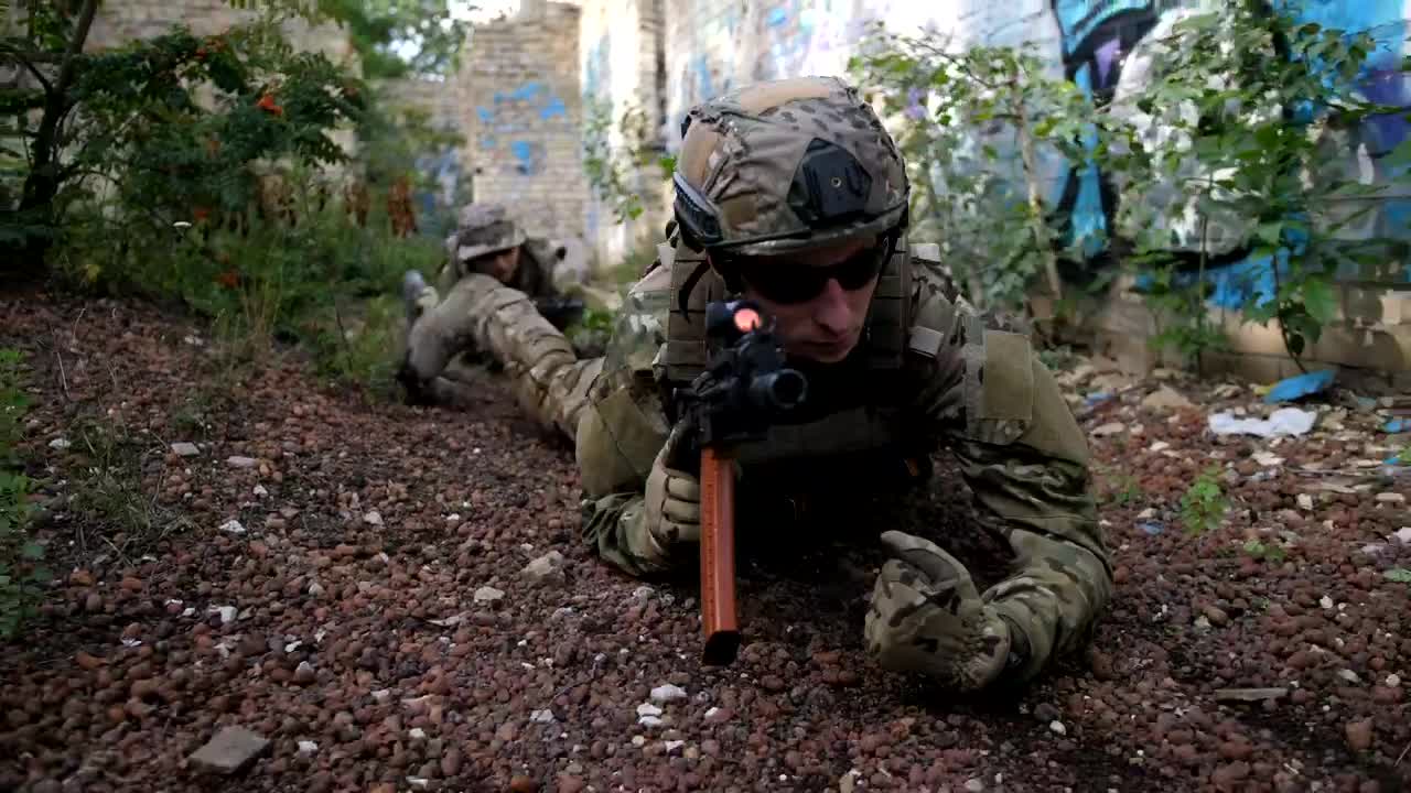 Free Video Stock Soldiers Crawling Across The Ground Live Wallpaper