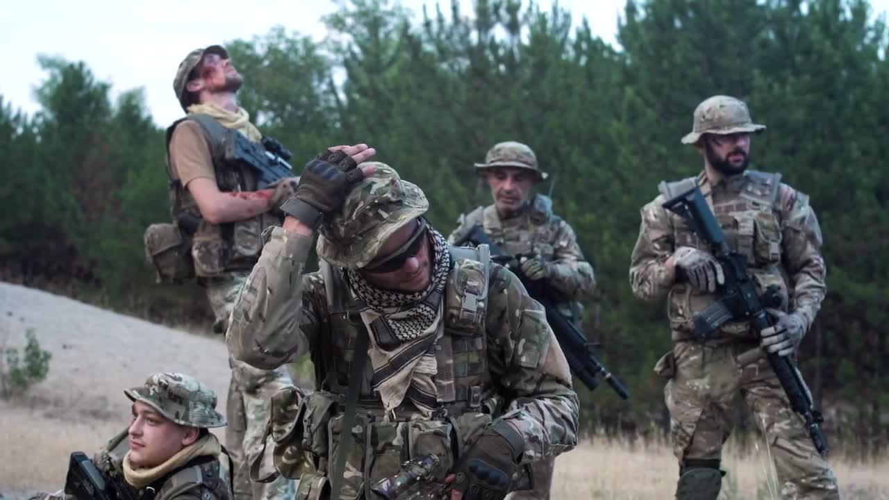 Free Video Stock Soldiers Having A Rest In The Countryside Live Wallpaper