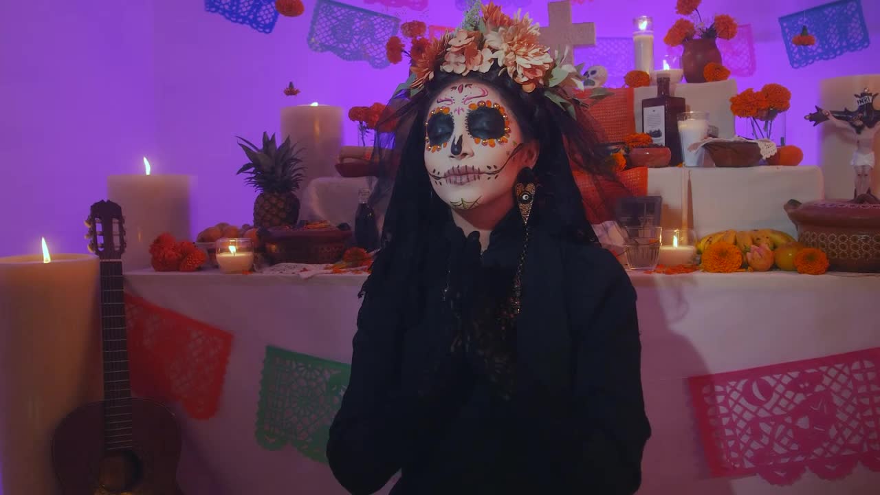 Free Video Stock Solemn Catrina Praying At The Foot Of An Altar Of Live Wallpaper