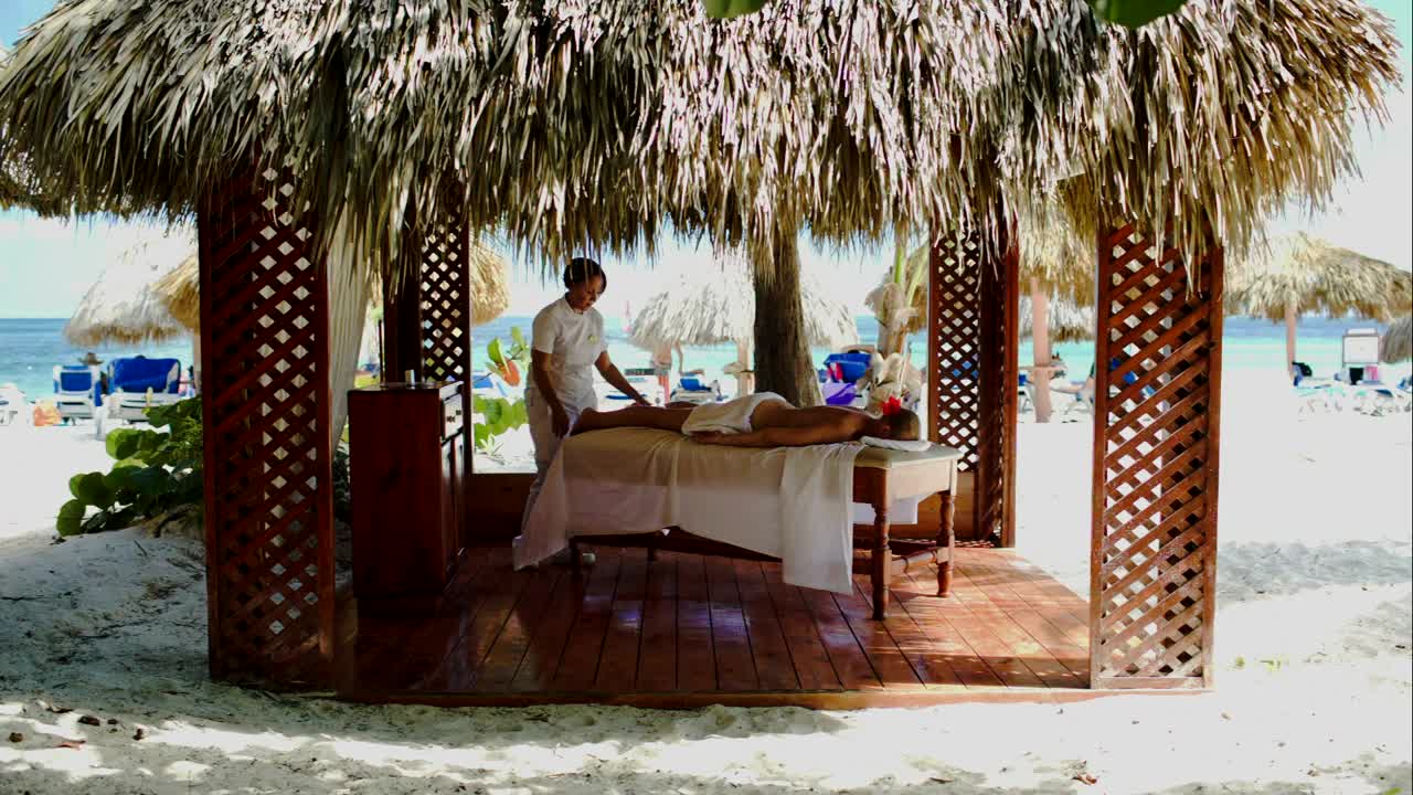 Free Video Stock Spa Treatment At A Luxury Beach Resort Live Wallpaper