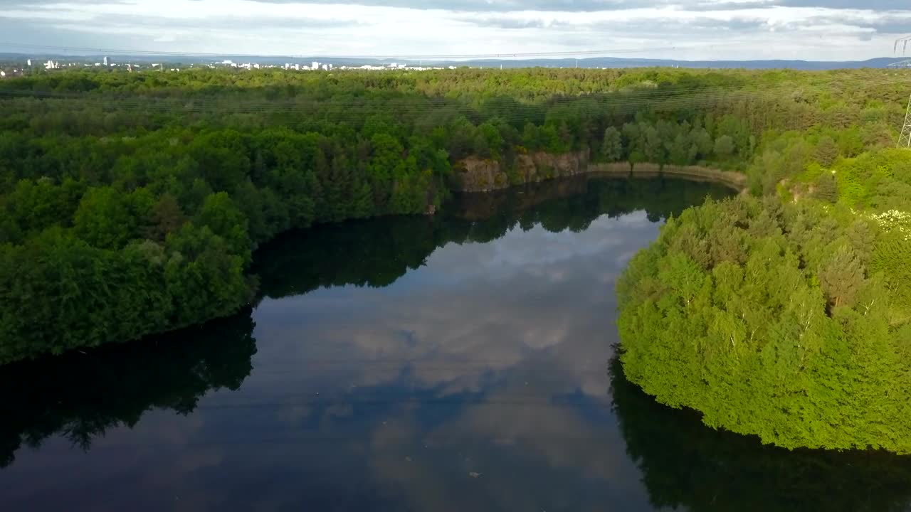 Free Video Stock Spectacular Shot Of A Lake Reflecting The Sky Live Wallpaper