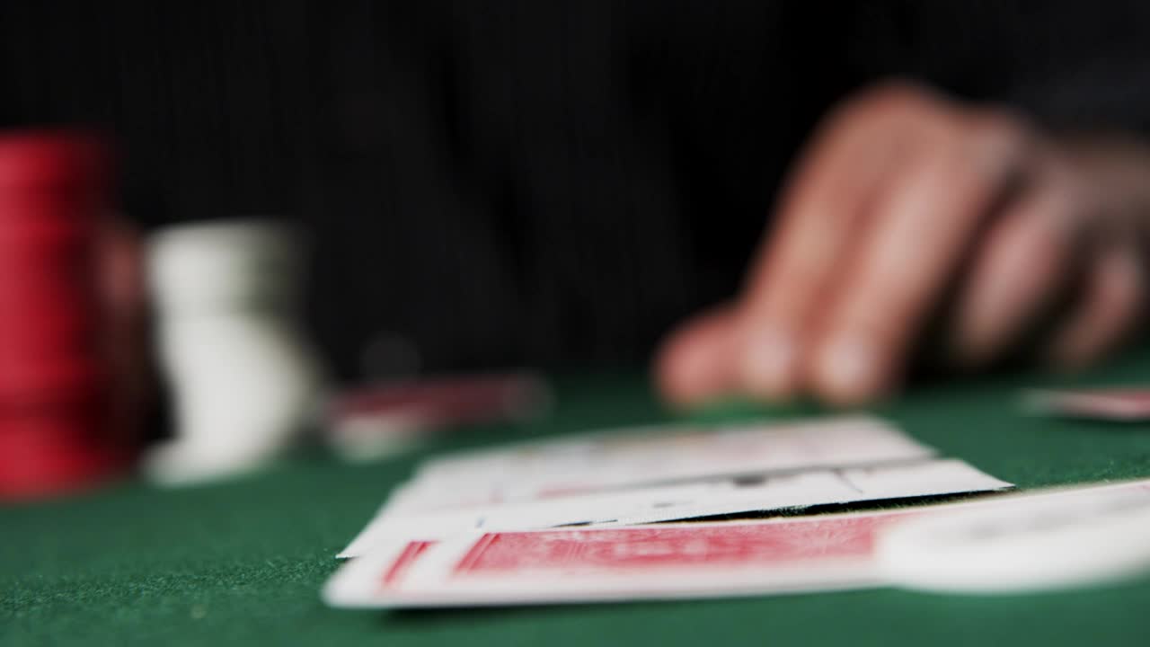 Free Video Stock Spinning A Poker Chip Live Wallpaper