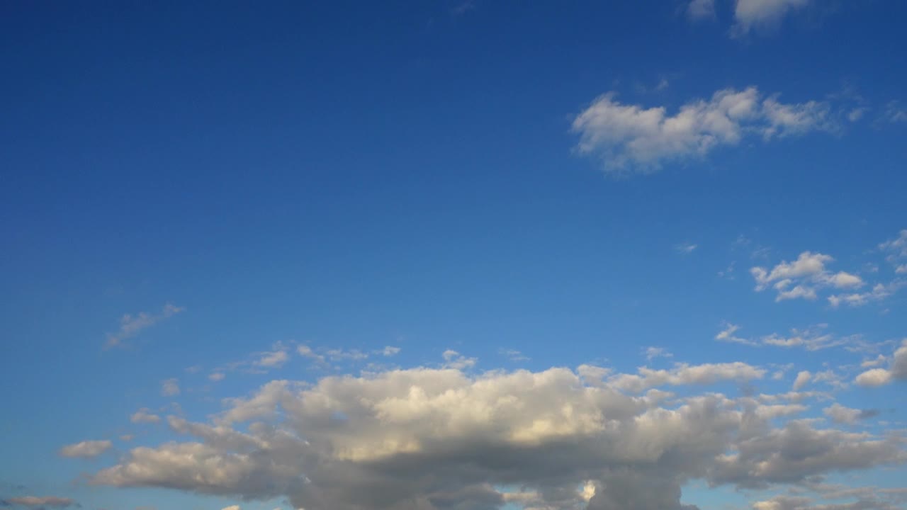 Free Video Stock Spinning Around The Clouds Live Wallpaper