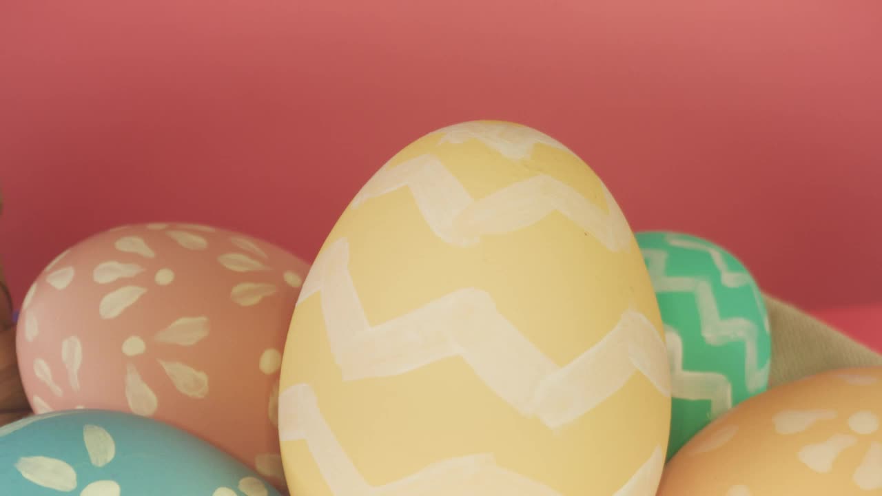 Free Video Stock Spinning Shot Of Easter Eggs Live Wallpaper