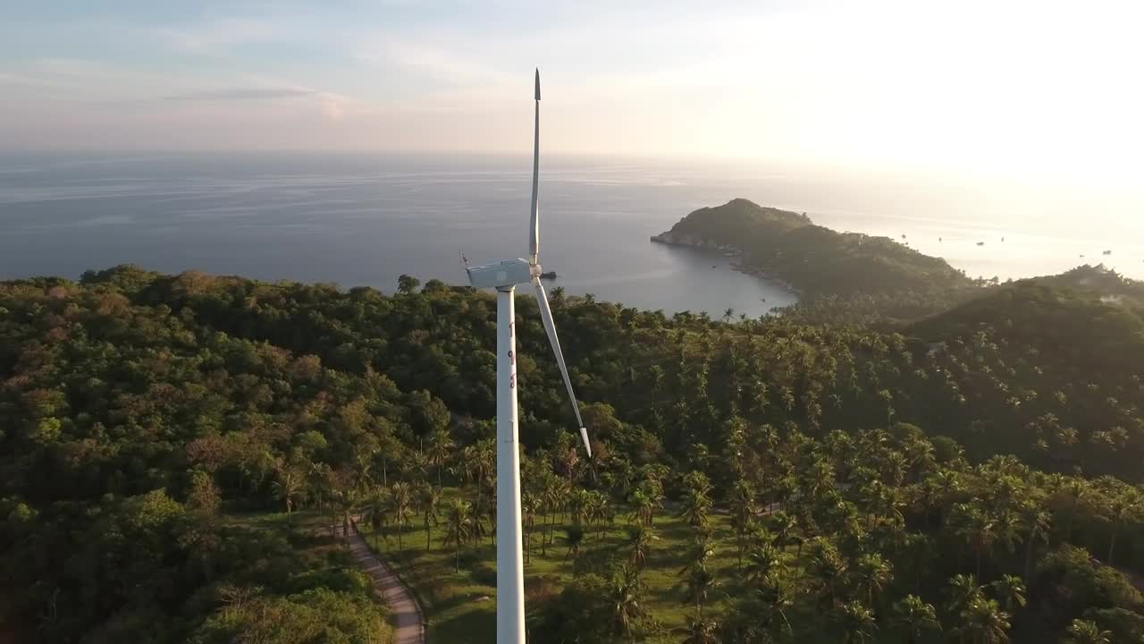 Free Video Stock Spinning Shot Of An Electricity Wind Generator Live Wallpaper