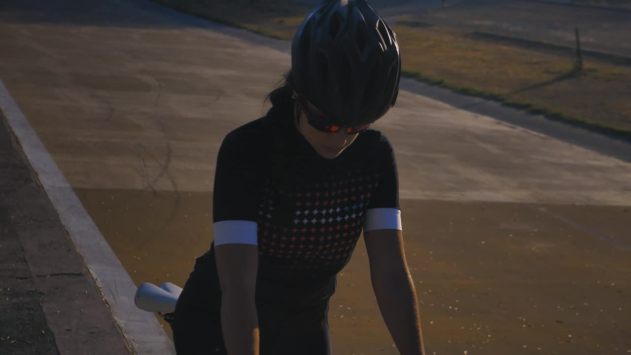 Free Video Stock Sportsman Pedaling A Bicycle On A Track Live Wallpaper