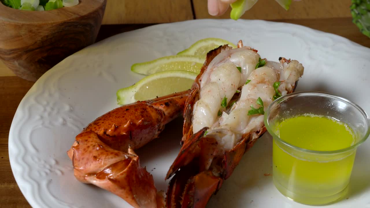 Free Video Stock Squeezing Lemon On Seafood Live Wallpaper