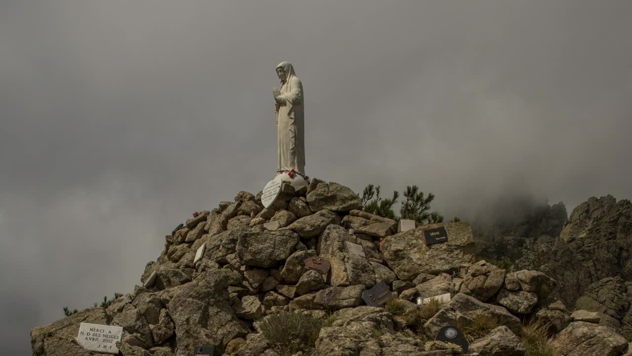 Free Video Stock Statue On The Rocks Live Wallpaper