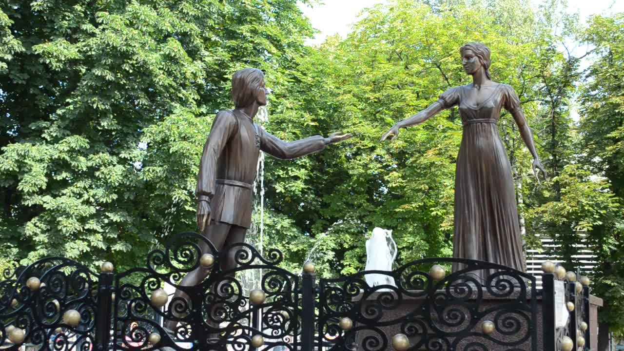 Free Video Stock Statues Reaching For Each Other Live Wallpaper