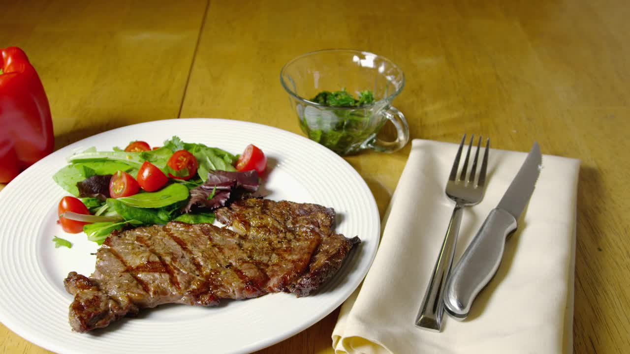 Free Video Stock Steak And Fresh Salad Live Wallpaper
