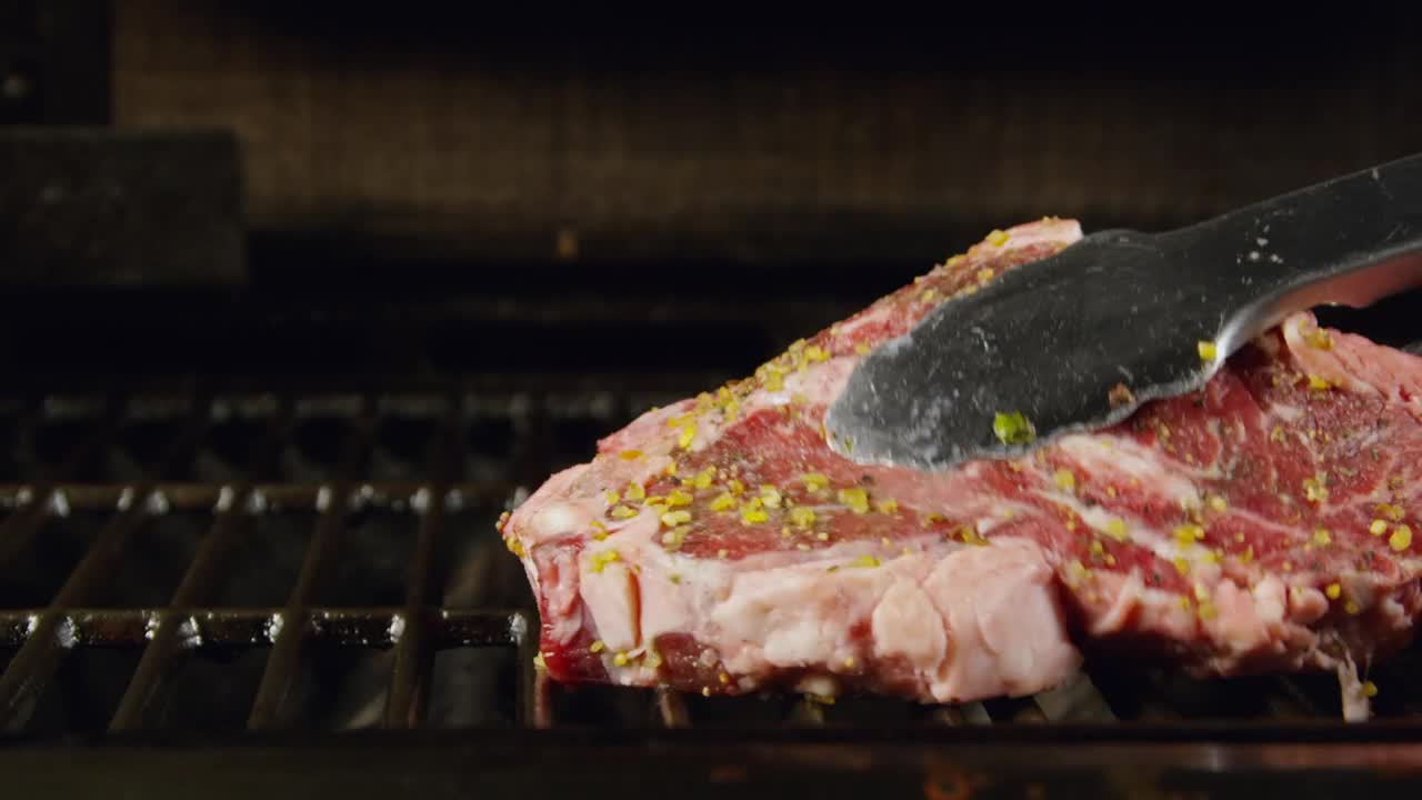 Free Video Stock Steak On The Barbecue Live Wallpaper