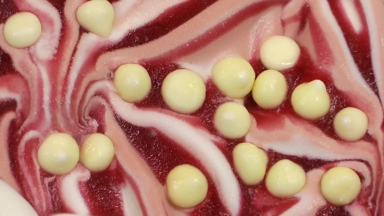 Free Video Stock Strawberry Ice Cream With White Chocolate Live Wallpaper