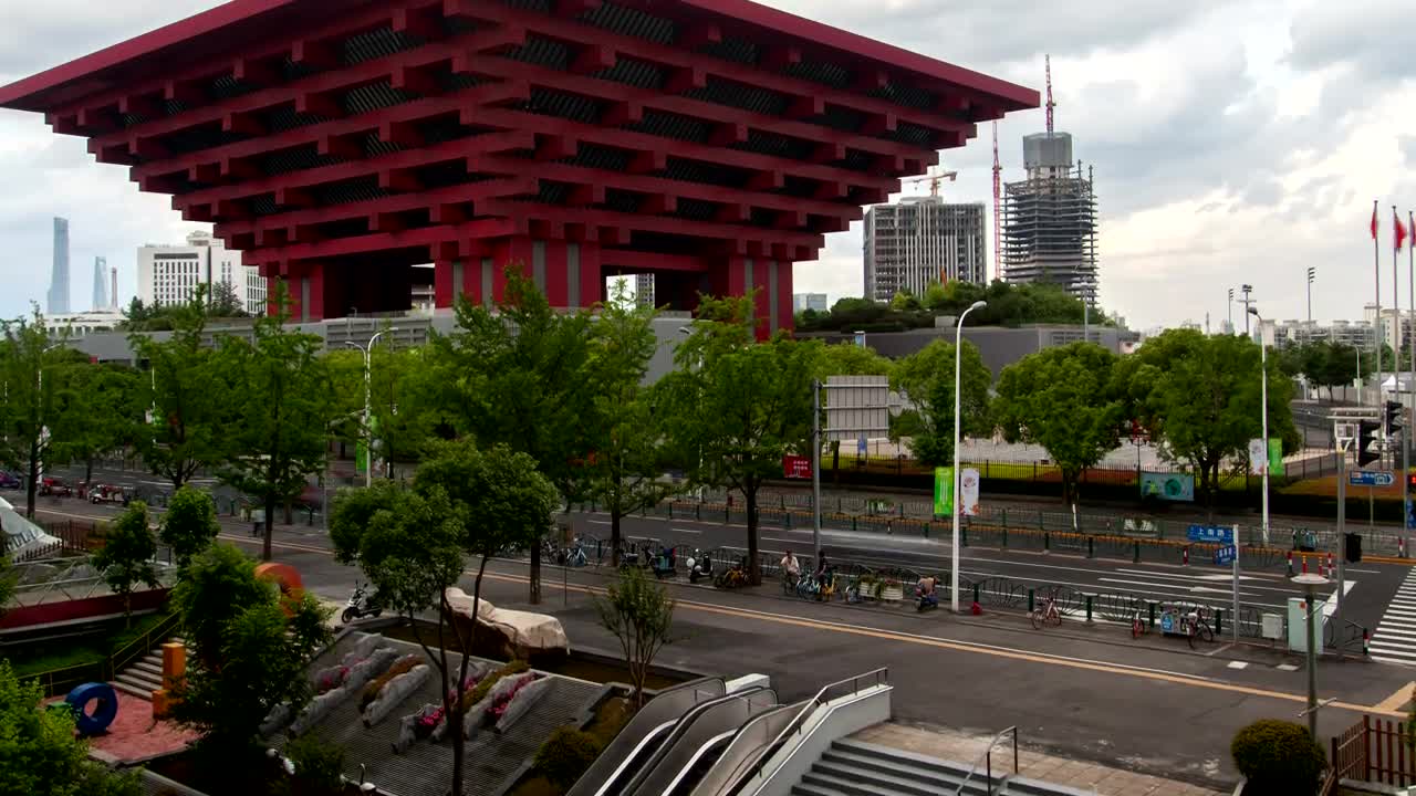 Free Video Stock Streets Of A City Surrounded By Large Buildings  LargeLive Wallpaper